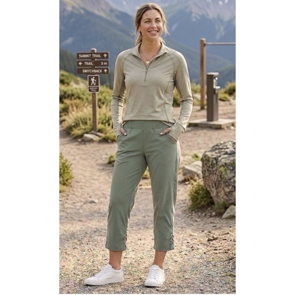 Reel Legends Capris Women Size L Green Pull On Lightweight Pockets Stretch Pants - Picture 1 of 8